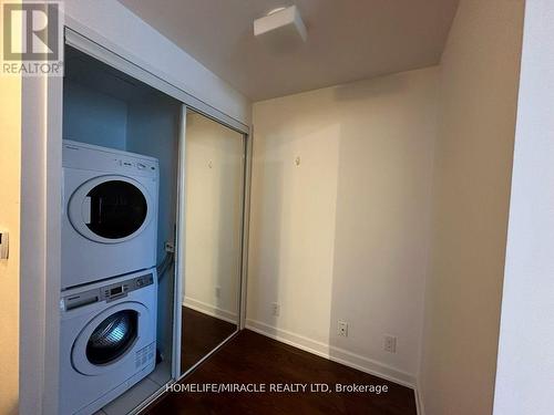 #1610 -14 York St, Toronto, ON - Indoor Photo Showing Laundry Room