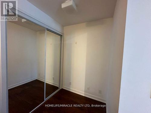 #1610 -14 York St, Toronto, ON - Indoor Photo Showing Other Room