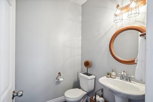 90 Marriott Place, Paris, ON - Indoor Photo Showing Bathroom
