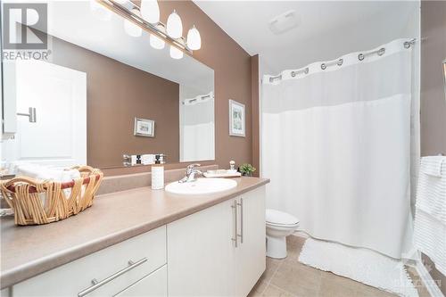 217 Sterling Avenue, Rockland, ON - Indoor Photo Showing Bathroom