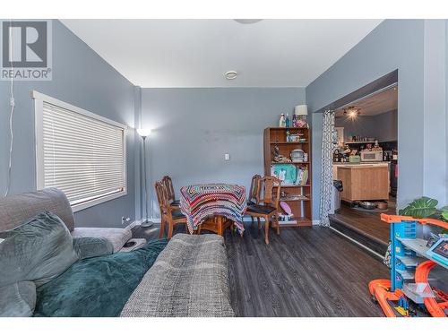 451 10 Avenue, Salmon Arm, BC - Indoor Photo Showing Other Room