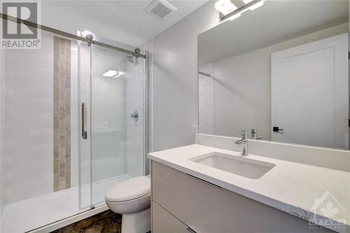 Bedroom 2 Ensuite - 531 Broadhead Avenue Unit#A, Ottawa, ON - Indoor Photo Showing Bathroom