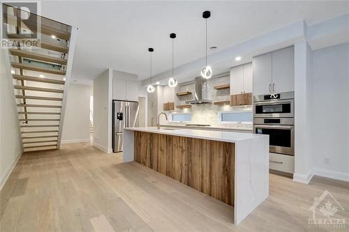 531 Broadhead Avenue Unit#A, Ottawa, ON - Indoor Photo Showing Kitchen With Upgraded Kitchen