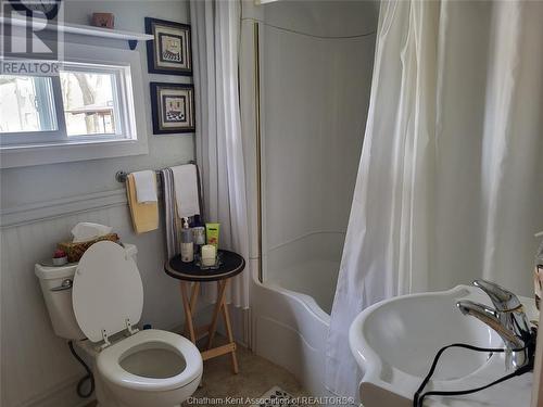 37 Taylor Avenue, Chatham, ON - Indoor Photo Showing Bathroom