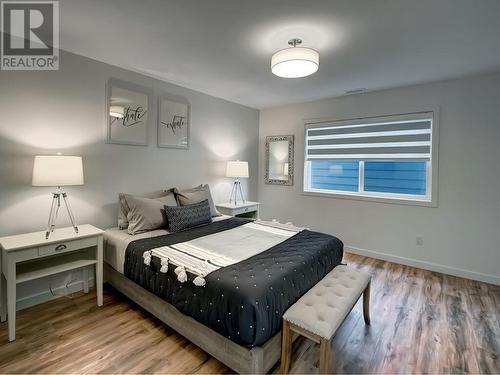 4013 Lakeside Road, Penticton, BC - Indoor Photo Showing Bedroom