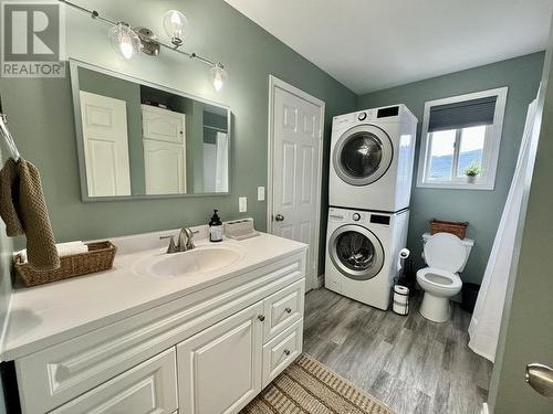 1885 Grandview Avenue, Lumby, BC - Indoor Photo Showing Laundry Room