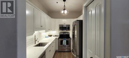 108W 1300 Stockton Street N, Regina, SK - Indoor Photo Showing Kitchen With Upgraded Kitchen