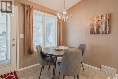 502 Blackthorn Crescent, Saskatoon, SK - Indoor Photo Showing Dining Room
