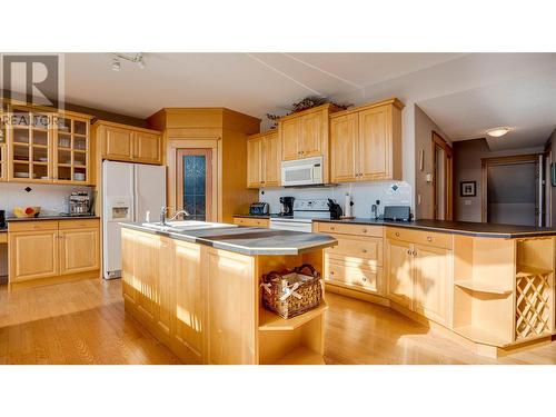 3473 Lakeview Place Unit# 203, Enderby, BC - Indoor Photo Showing Kitchen