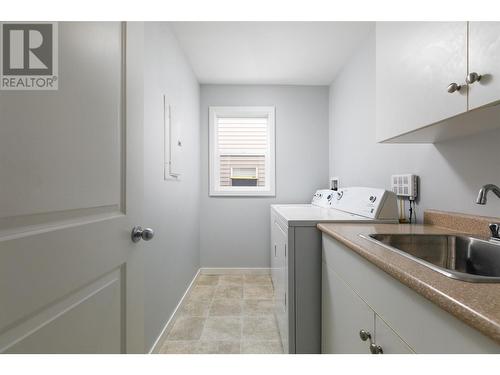 3485 Creekview Crescent, West Kelowna, BC - Indoor Photo Showing Laundry Room