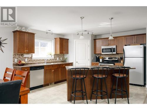3485 Creekview Crescent, West Kelowna, BC - Indoor Photo Showing Kitchen