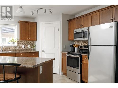 3485 Creekview Crescent, West Kelowna, BC - Indoor Photo Showing Kitchen