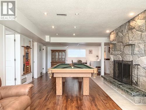 9106 Hummingbird Lane, Osoyoos, BC - Indoor With Fireplace