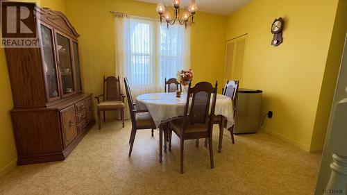 347 Third Ave, Cochrane, ON - Indoor Photo Showing Dining Room