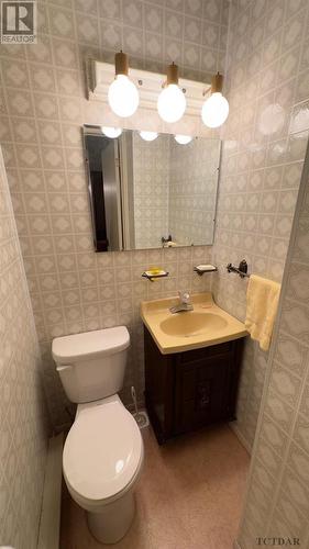 347 Third Ave, Cochrane, ON - Indoor Photo Showing Bathroom