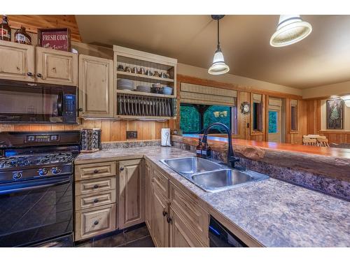 4516 Timberline Crescent, Fernie, BC - Indoor Photo Showing Kitchen With Double Sink