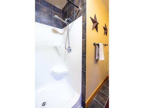 4516 Timberline Crescent, Fernie, BC - Indoor Photo Showing Bathroom