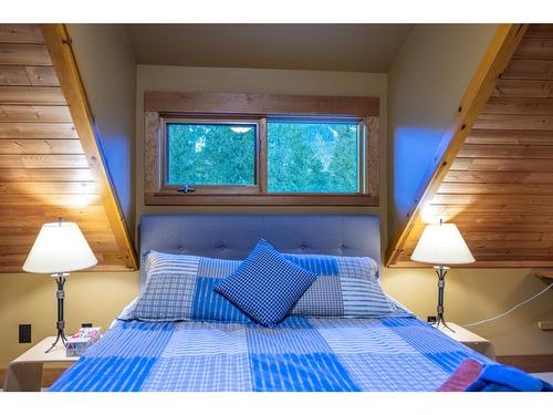 4516 Timberline Crescent, Fernie, BC - Indoor Photo Showing Bedroom