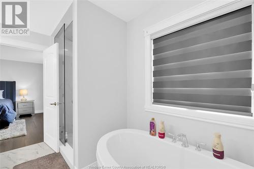 201 Morton, Essex, ON - Indoor Photo Showing Bathroom