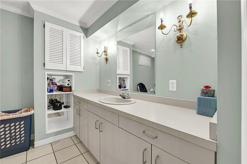 7 Marshall Avenue, Hamilton, ON - Indoor Photo Showing Bathroom