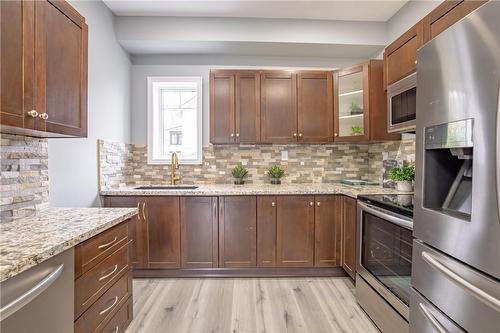 5197 Second Avenue, Niagara Falls, ON - Indoor Photo Showing Kitchen With Upgraded Kitchen