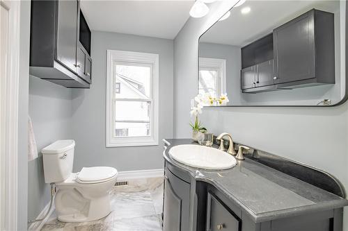 5197 Second Avenue, Niagara Falls, ON - Indoor Photo Showing Bathroom