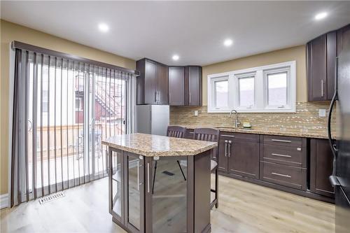 5197 Second Avenue, Niagara Falls, ON - Indoor Photo Showing Kitchen With Upgraded Kitchen