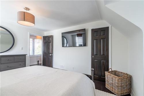 431 Patricia Drive, Burlington, ON - Indoor Photo Showing Bedroom