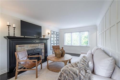 431 Patricia Drive, Burlington, ON - Indoor Photo Showing Living Room With Fireplace