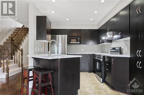 411 Celtic Ridge Crescent, Ottawa, ON - Indoor Photo Showing Kitchen With Upgraded Kitchen
