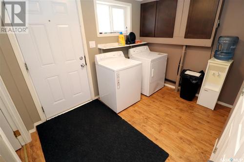 304 1St Street W, Delisle, SK - Indoor Photo Showing Laundry Room