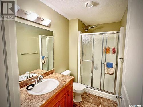 2239 Gardiner Place, Regina, SK - Indoor Photo Showing Bathroom