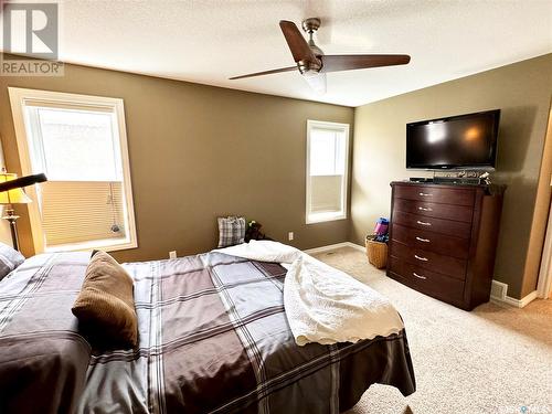 2239 Gardiner Place, Regina, SK - Indoor Photo Showing Bedroom