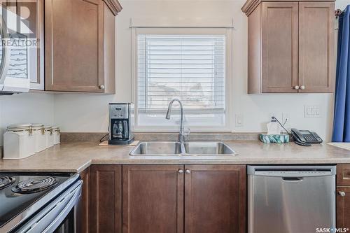 873 Reimer Road, Martensville, SK - Indoor Photo Showing Kitchen With Double Sink
