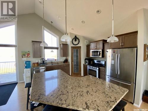 121 Westview Place, Swift Current Rm No. 137, SK - Indoor Photo Showing Kitchen With Stainless Steel Kitchen With Upgraded Kitchen