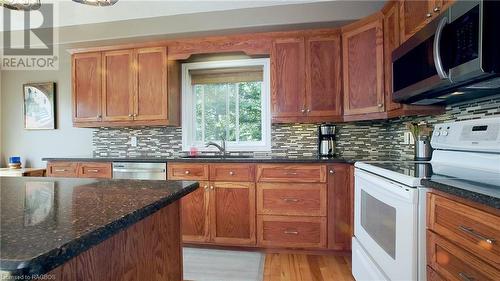 143 Simpson Avenue, Tobermory, ON - Indoor Photo Showing Kitchen With Double Sink