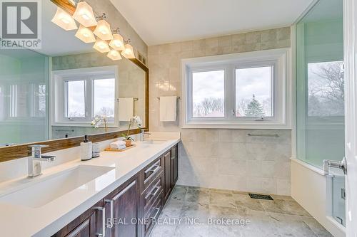 2124 Grand Blvd, Oakville, ON - Indoor Photo Showing Bathroom