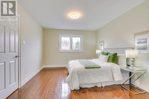 2124 Grand Boulevard, Oakville, ON - Indoor Photo Showing Bedroom