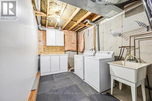 1646 Beard Dr, Milton, ON - Indoor Photo Showing Laundry Room