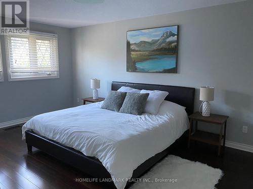210 Valleyview Court, Oakville, ON - Indoor Photo Showing Bedroom