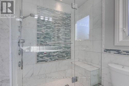 210 Valleyview Court, Oakville, ON - Indoor Photo Showing Bathroom