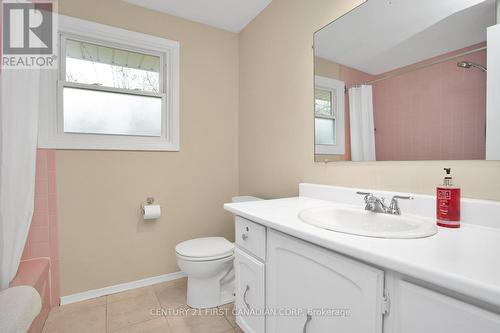 21 Highview Ave W, London, ON - Indoor Photo Showing Bathroom