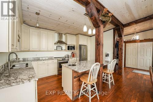 1083 Riverside Dr, Parry Sound Remote Area, ON - Indoor Photo Showing Kitchen With Double Sink With Upgraded Kitchen