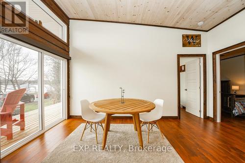 1083 Riverside Drive, Parry Sound Remote Area, ON - Indoor Photo Showing Dining Room