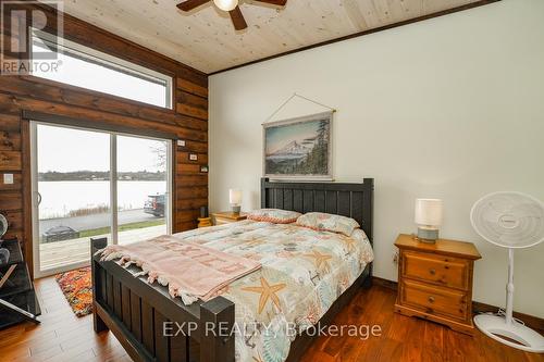 1083 Riverside Dr, Parry Sound Remote Area, ON - Indoor Photo Showing Bedroom