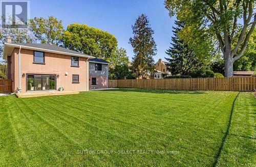 271 Base Line Rd E, London, ON - Outdoor With Backyard