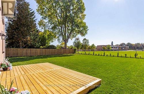 271 Base Line Rd E, London, ON - Outdoor With Backyard