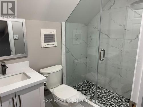 339 Parkdale Avenue S, Hamilton, ON - Indoor Photo Showing Bathroom