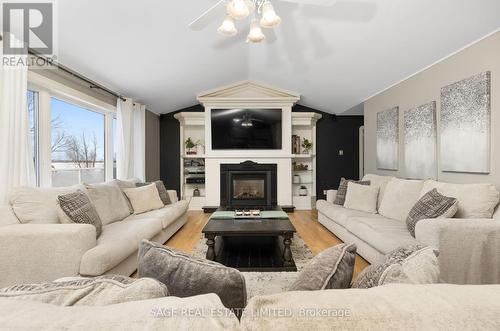 1634 Morris Avenue, Smith-Ennismore-Lakefield, ON - Indoor Photo Showing Living Room With Fireplace