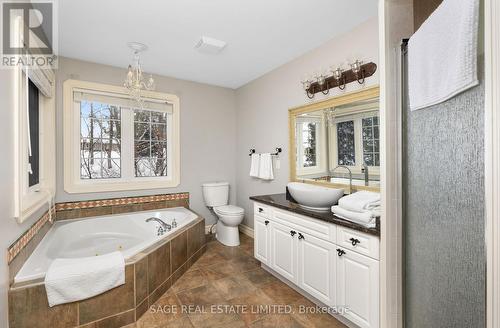 1634 Morris Avenue, Smith-Ennismore-Lakefield, ON - Indoor Photo Showing Bathroom